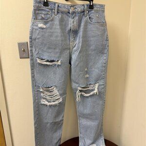 We The Free (Free People) Distressed Straight Leg Jeans – Light Wash – Raw Hem